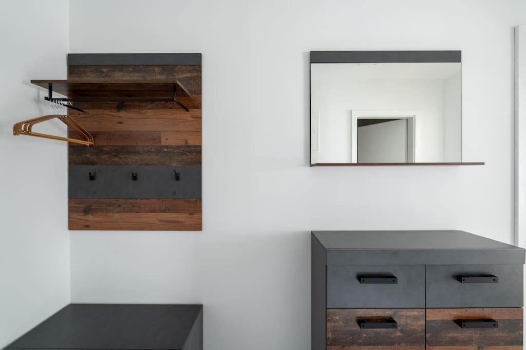 Hm • Sleek 1Br Home With Balcony Wien Eksteriør bilde